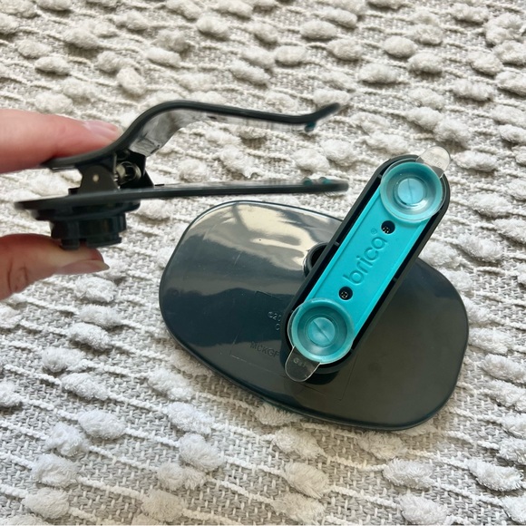 (❤️3/$30) Brica Deluxe Stay-in-place Baby Mirror - Picture 2 of 7